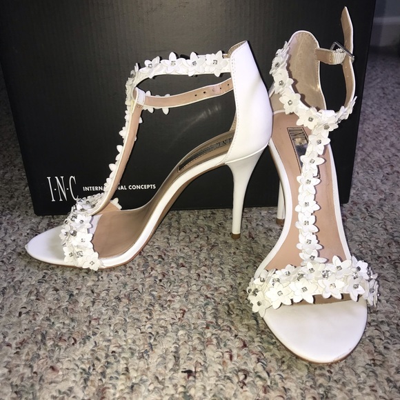 White flower heels Clearance
